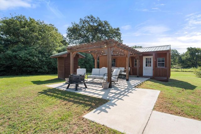 275 W Hwy 164, Donie, TX 75838