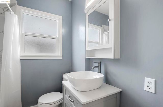 9028 A St, Oakland, CA 94603