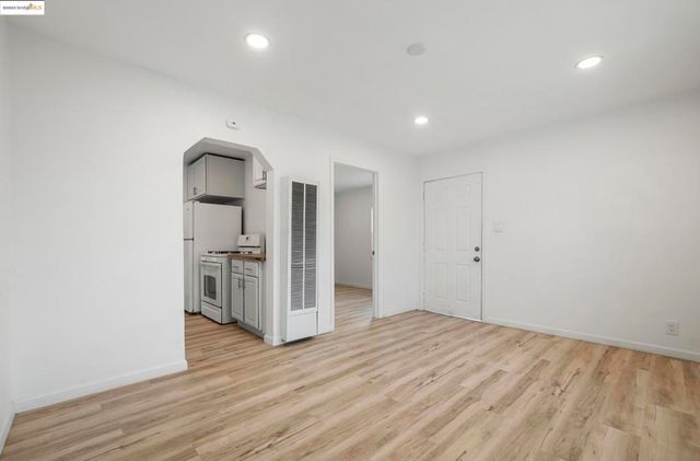 9028 A St, Oakland, CA 94603