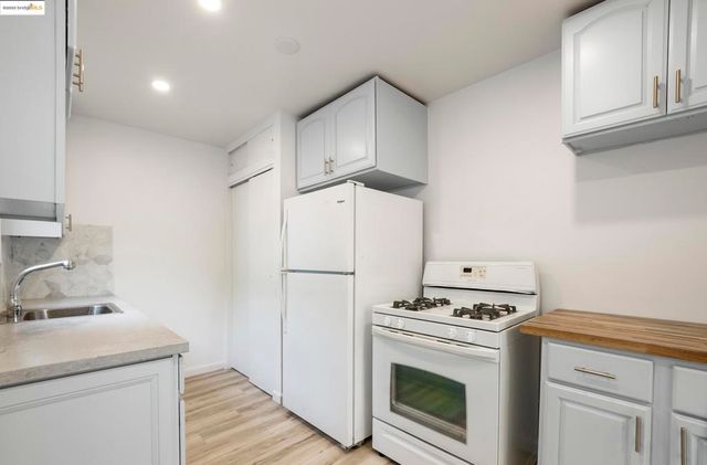 9028 A St, Oakland, CA 94603