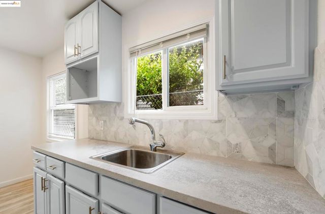 9028 A St, Oakland, CA 94603