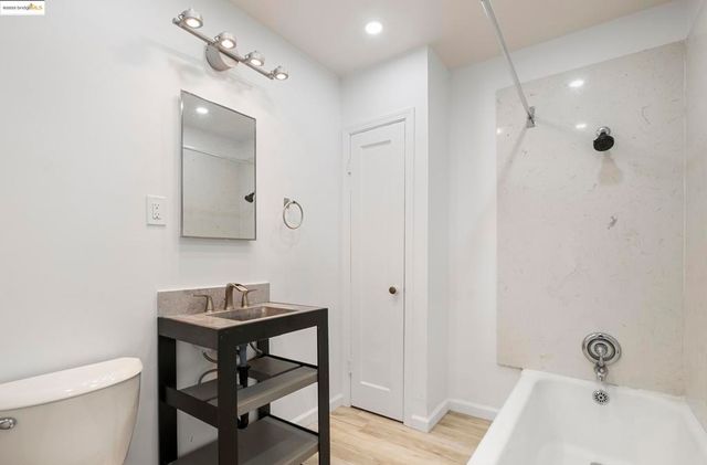 9028 A St, Oakland, CA 94603