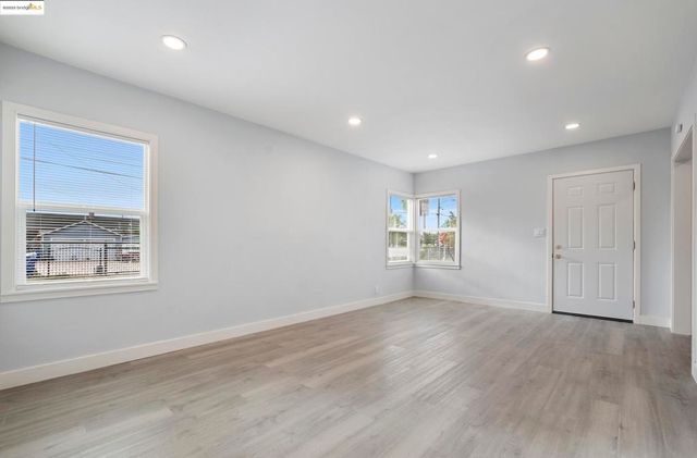 9028 A St, Oakland, CA 94603