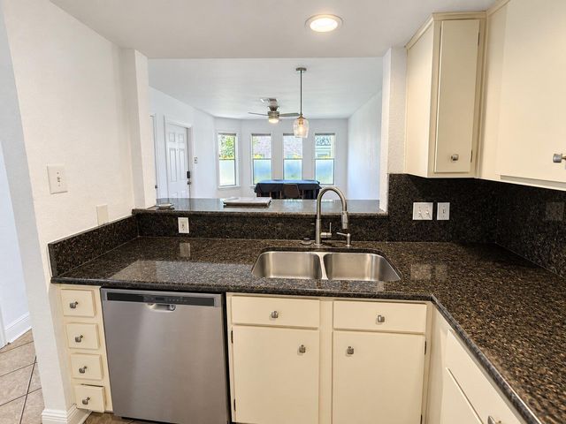 2104 Cullen Ave 4-118, Austin, TX 78757