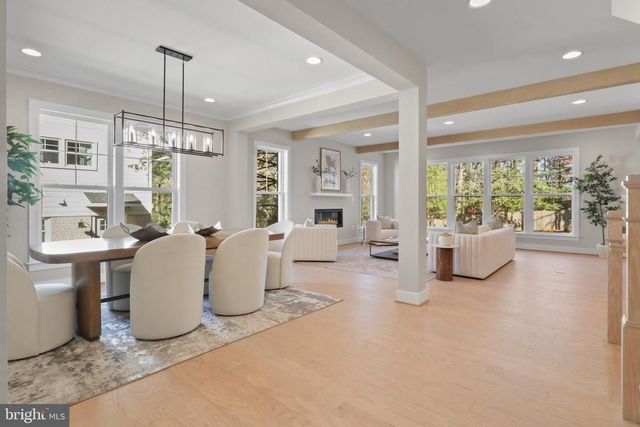 602 KINGSLEY RD SW, Vienna, VA 22180