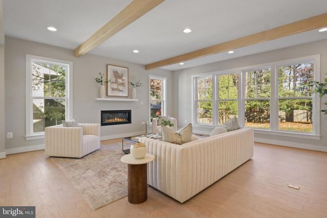 602 KINGSLEY RD SW, Vienna, VA 22180