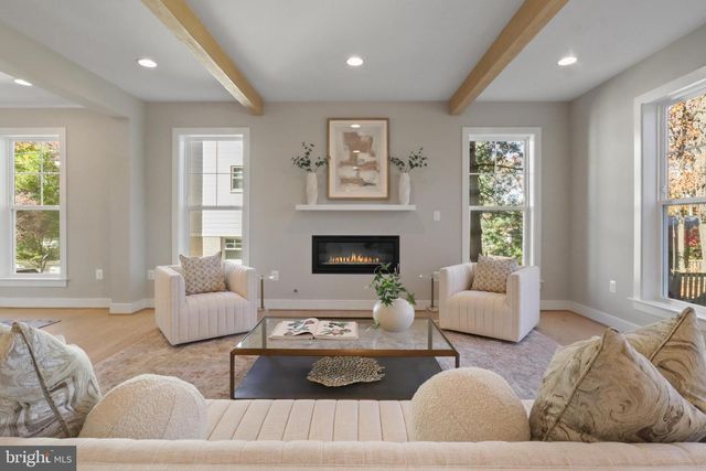 602 KINGSLEY RD SW, Vienna, VA 22180