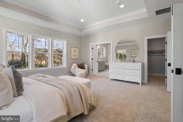 602 KINGSLEY RD SW, Vienna, VA 22180