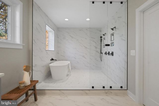 602 KINGSLEY RD SW, Vienna, VA 22180