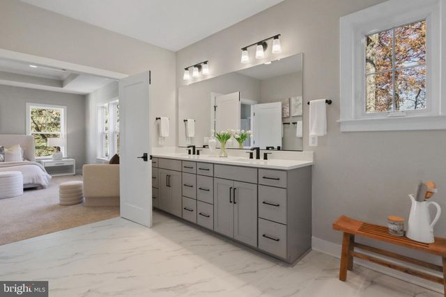 602 KINGSLEY RD SW, Vienna, VA 22180