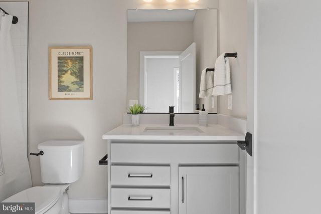 602 KINGSLEY RD SW, Vienna, VA 22180