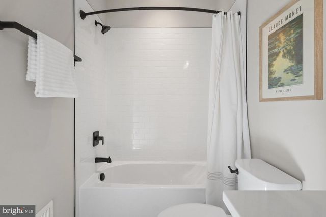 602 KINGSLEY RD SW, Vienna, VA 22180