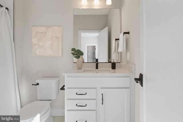 602 KINGSLEY RD SW, Vienna, VA 22180