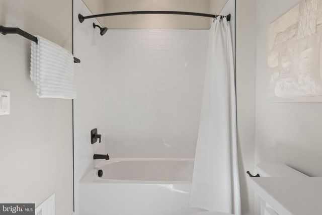 602 KINGSLEY RD SW, Vienna, VA 22180