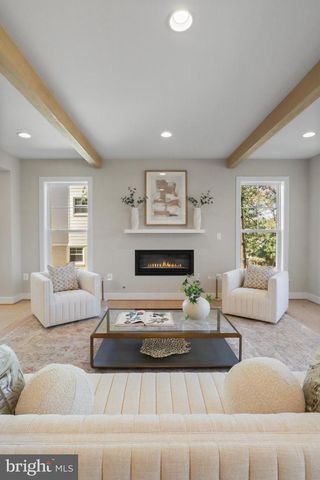 602 KINGSLEY RD SW, Vienna, VA 22180