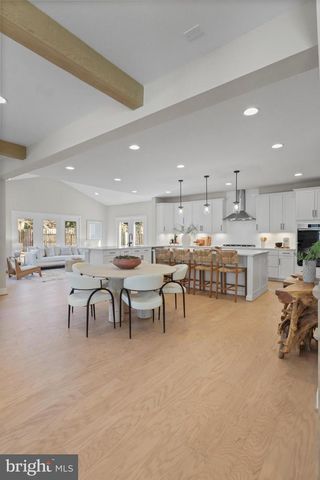 602 KINGSLEY RD SW, Vienna, VA 22180