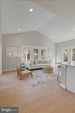 602 KINGSLEY RD SW, Vienna, VA 22180