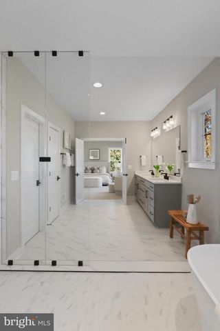 602 KINGSLEY RD SW, Vienna, VA 22180