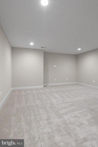 602 KINGSLEY RD SW, Vienna, VA 22180