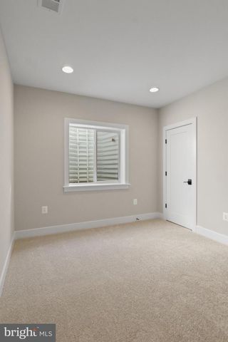 602 KINGSLEY RD SW, Vienna, VA 22180