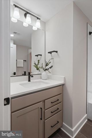 602 KINGSLEY RD SW, Vienna, VA 22180