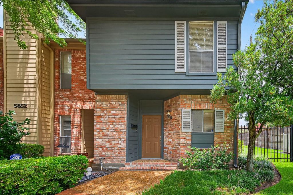 5850 Sugar Hill Drive, Houston, TX 77057