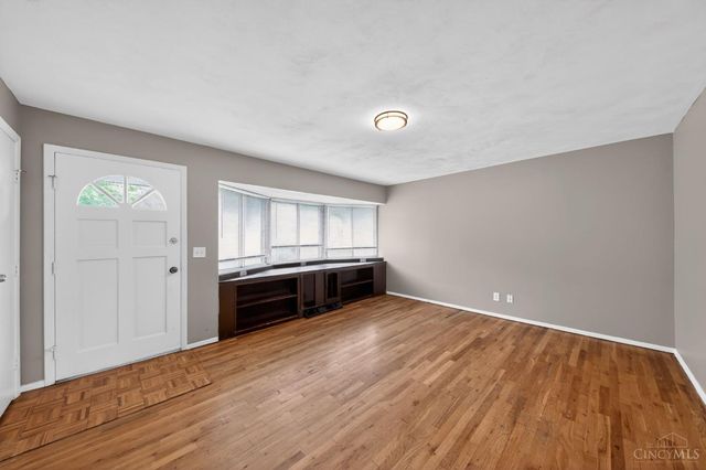 2088 N Teralta Circle, Cincinnati, OH 45211