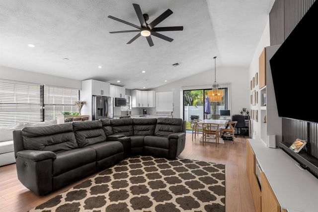 6550 Columbia Avenue, Lake Worth, FL 33467