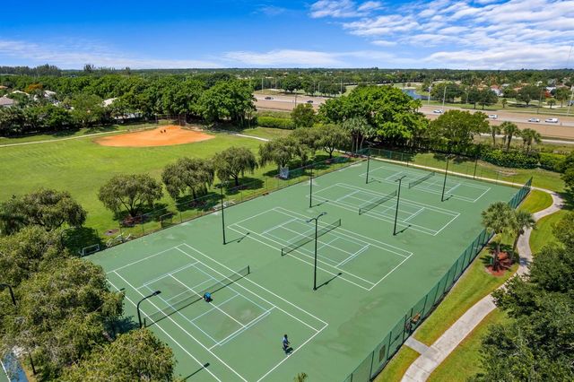 6550 Columbia Avenue, Lake Worth, FL 33467