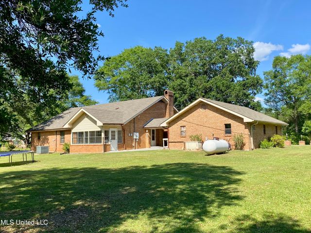 104 Baucum Road, Carriere, MS 39426