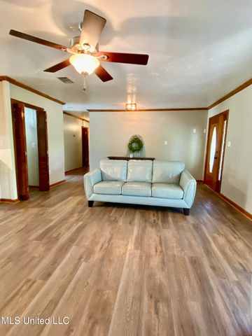 104 Baucum Road, Carriere, MS 39426