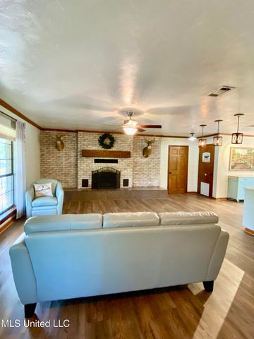 104 Baucum Road, Carriere, MS 39426
