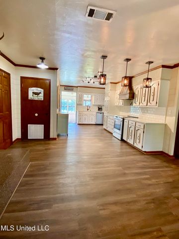104 Baucum Road, Carriere, MS 39426