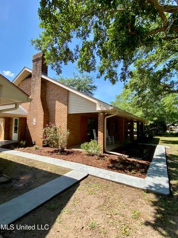 104 Baucum Road, Carriere, MS 39426