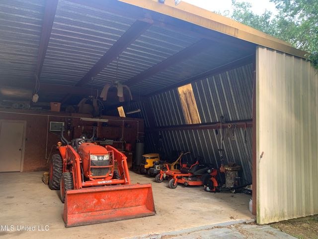 104 Baucum Road, Carriere, MS 39426