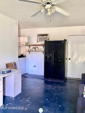 104 Baucum Road, Carriere, MS 39426