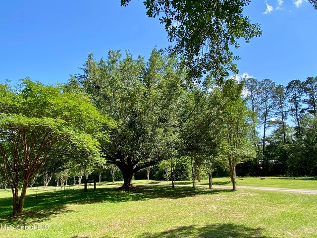 104 Baucum Road, Carriere, MS 39426
