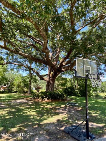 104 Baucum Road, Carriere, MS 39426
