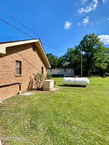 104 Baucum Road, Carriere, MS 39426