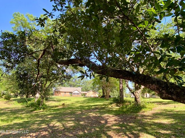 104 Baucum Road, Carriere, MS 39426