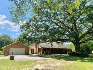 104 Baucum Road, Carriere, MS 39426