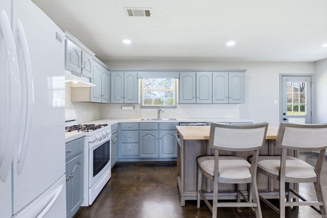 8701 Centennial Road, Jacksonville, AR 72076