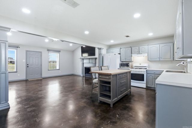 8701 Centennial Road, Jacksonville, AR 72076