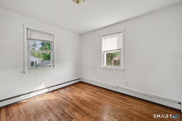 25 Myron Avenue, Bridgeport, CT 06606