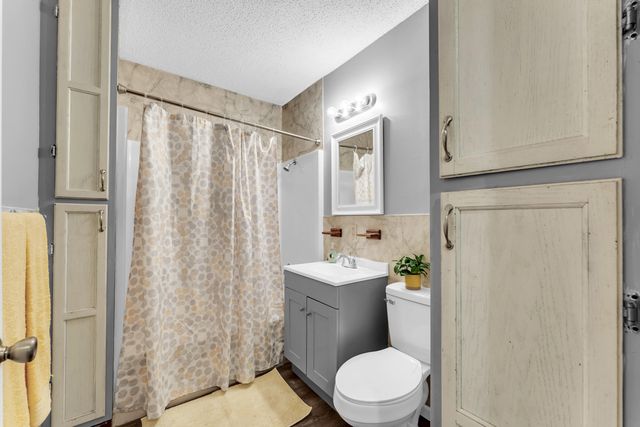 1439 S Luster Avenue, Springfield, MO 65804