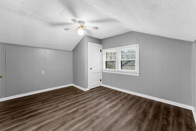 1439 S Luster Avenue, Springfield, MO 65804