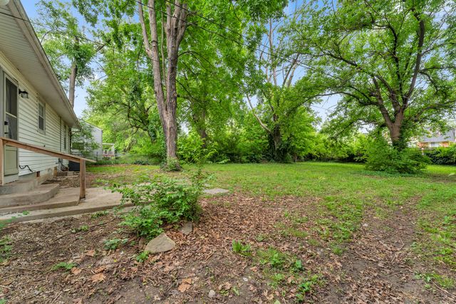 1439 S Luster Avenue, Springfield, MO 65804