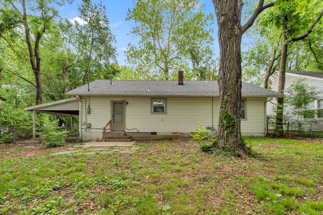 1439 S Luster Avenue, Springfield, MO 65804