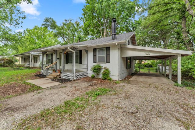 1439 S Luster Avenue, Springfield, MO 65804