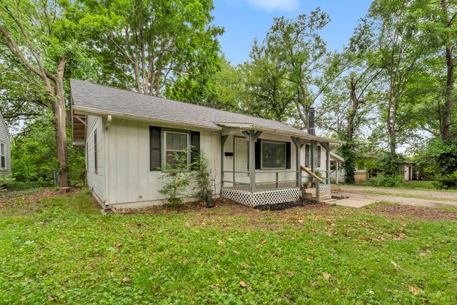 1439 S Luster Avenue, Springfield, MO 65804